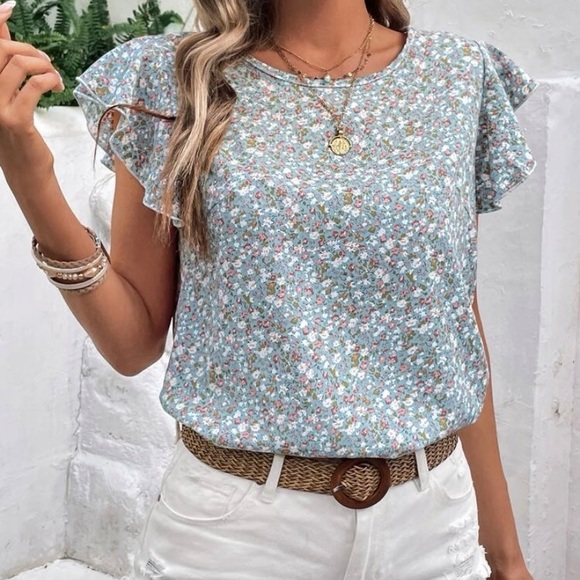 NWT Floral Top - Picture 1 of 2